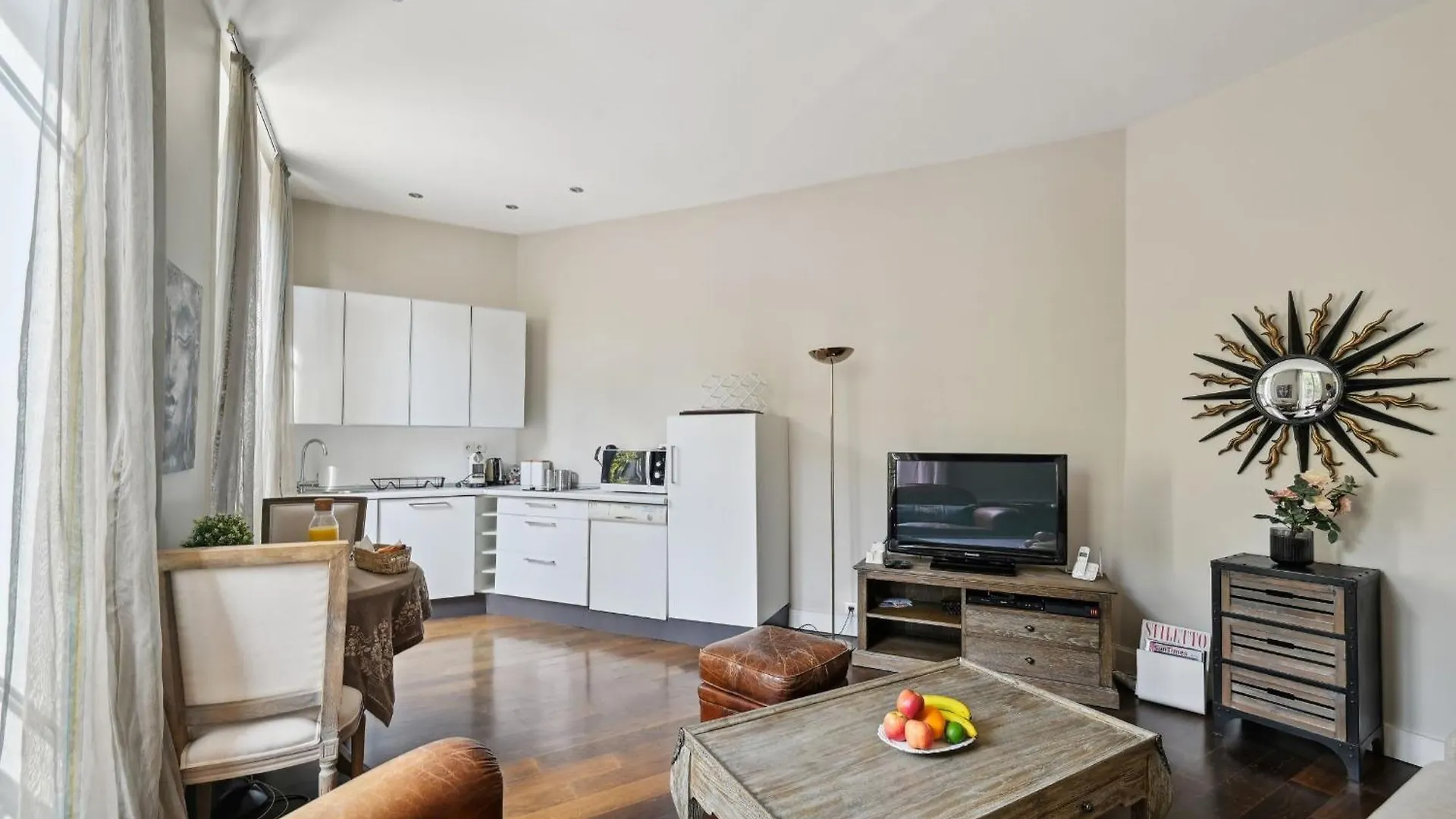 Apartment Champs-Elysees & Arc De Triomphe - Cityapartmentstay Paris