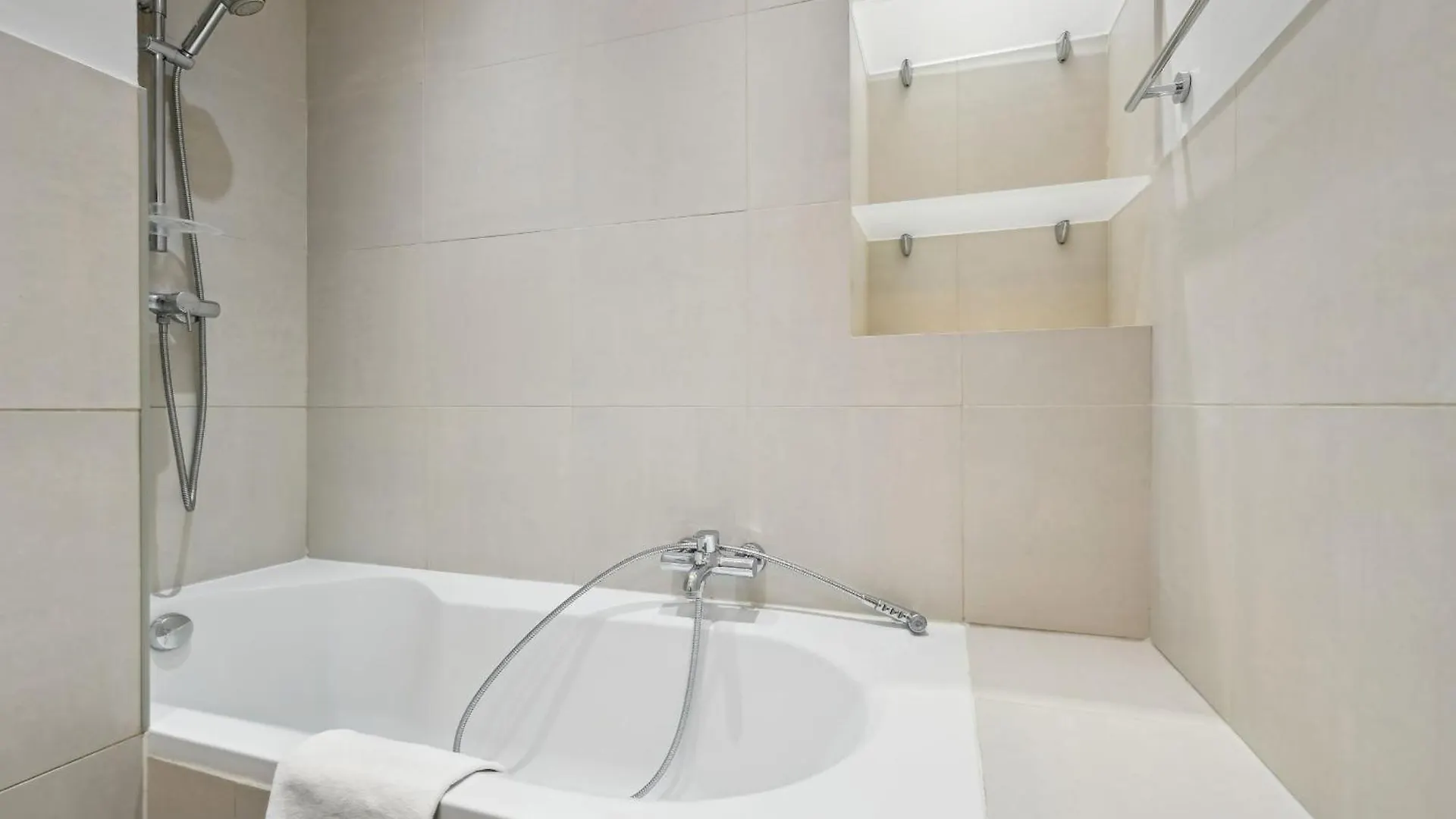 Champs-Elysees & Arc De Triomphe - Cityapartmentstay Paris 0*,