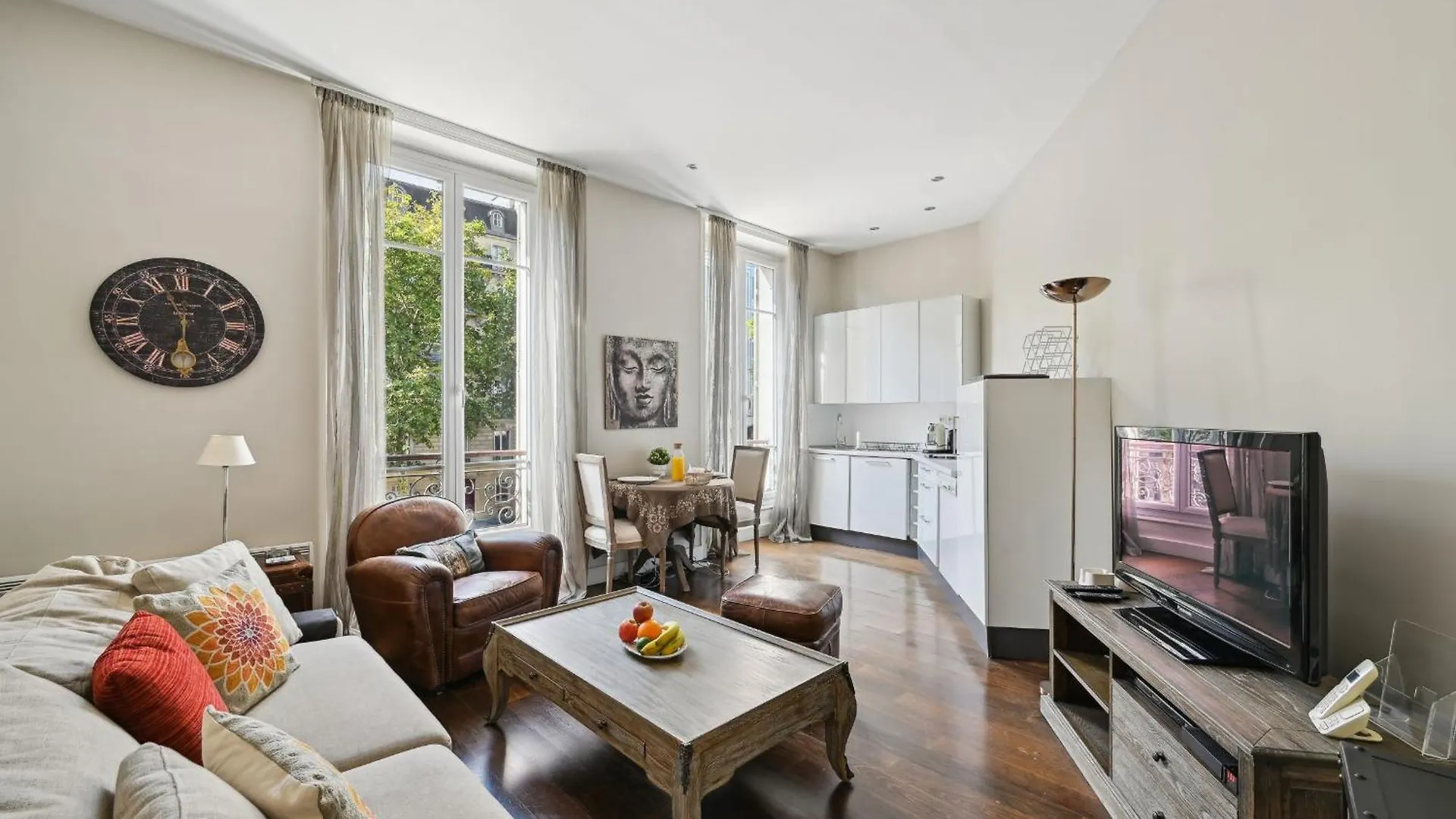 Champs-Elysees & Arc De Triomphe - Cityapartmentstay Paris