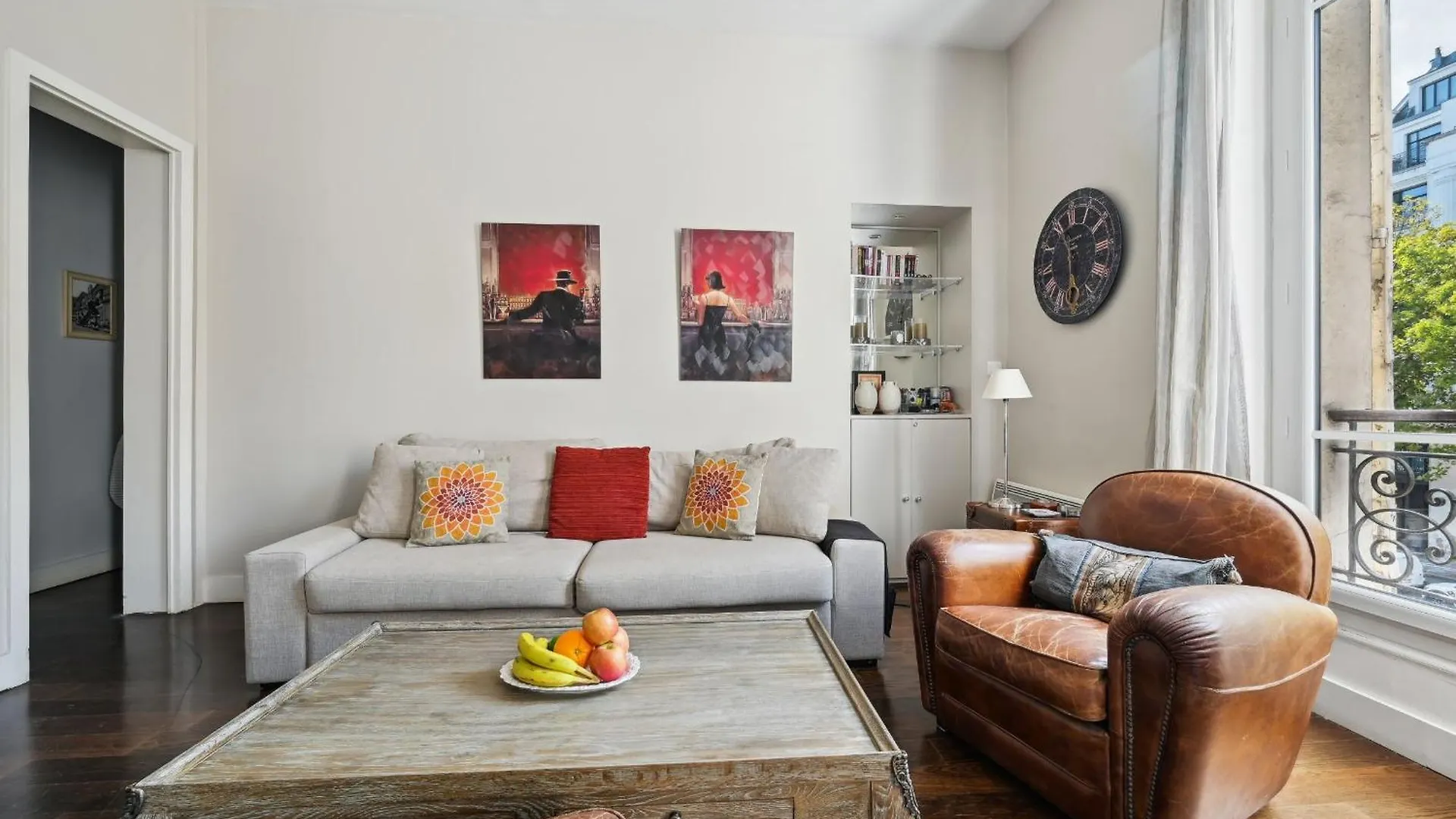 Champs-Elysees & Arc De Triomphe - Cityapartmentstay Paris Apartment